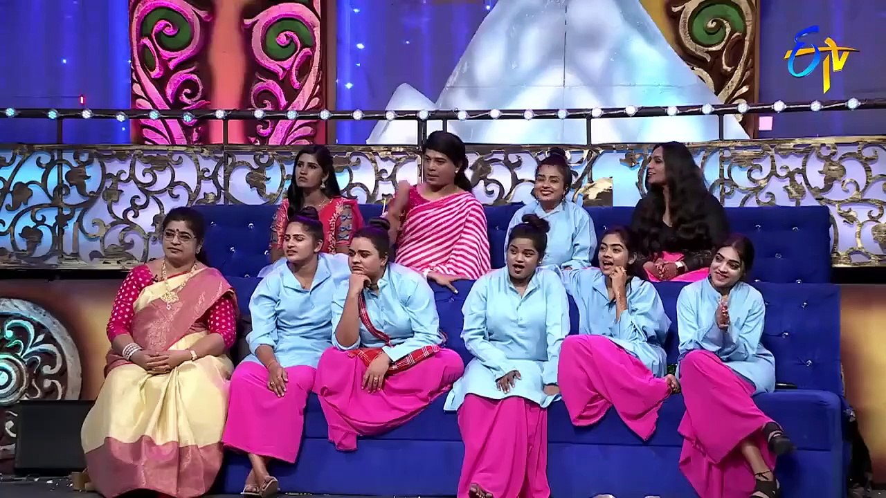Jashnavi_Magic_Performance___Sridevi_Drama_Company___11th_September_2022___ETV_Telugu(720p)