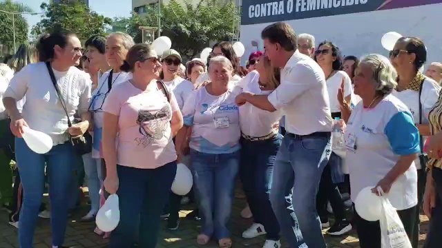 Ato em frente à Catedral demonstra que Cascavel está unida contra o feminicídio