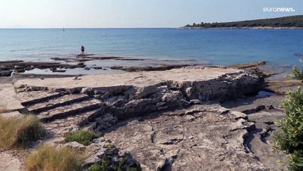 شاهد: موجة الحر غير المسبوقة أفرغت شواطئ كرواتيا من مرتاديها ويتغير المشهد عندما يرخي الليل سدوله