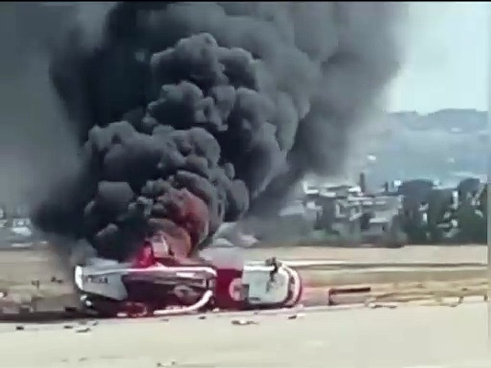 Reggio Calabria, l'elicottero dei vigili del fuoco tocca la pista al decollo e va in fiamme