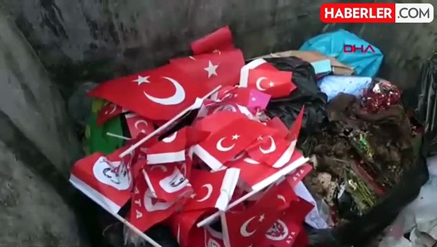 Çöp konteynerlerinde Türk bayrakları bulundu, polis soruşturma başlattı