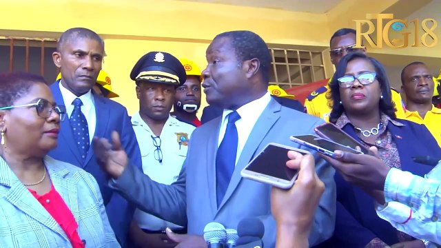 Minis Edikasyon Nasyonal la Pwofesè Antoine Augustin vizite sant egzamen Lycée Horatius Laventure.