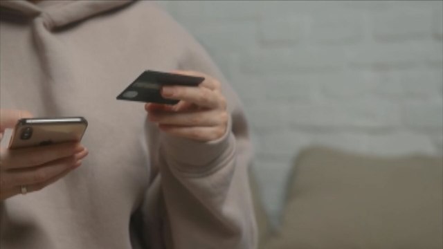 Panameños crecen su deuda con entidades financieras