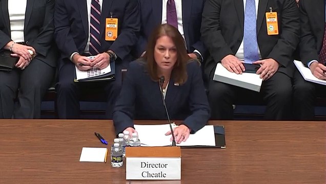 La directora del Servicio Secreto, Kimberly Cheatle, afirma que asume toda la responsabilidad por no haber protegido al presidente Donald Trump.