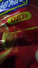 A La Cama Con Daniel _ #Mukbang Comiendo Takis Hexas Con Salsa Picante Tapatio Y Platicando Con La C