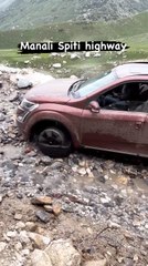 Tire Pops off SUV While Crossing Rocky Road