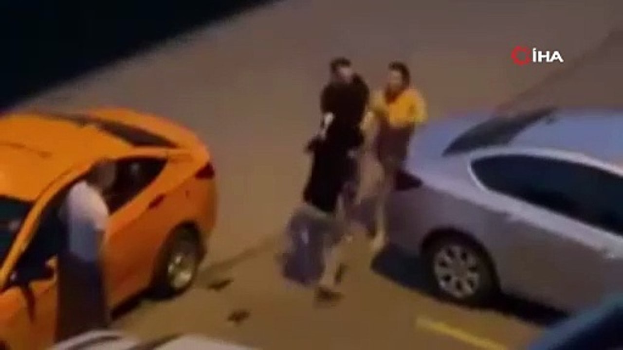 Hiç insaf yok: Telefonu biden yüzüne fırlattı!