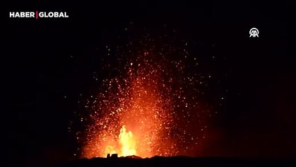 İtalya'da Etna Yanardağı'nın yeniden kül ve lav püskürttüğü anlar kayıt altına alındı