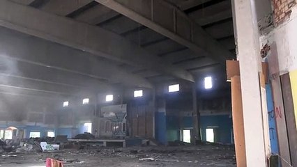 Il video dell'incendio all'ex discoteca Kiwi di Castelfranco Emilia: il locale cult dove girarono film Celentano e Smaila