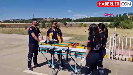 Diyarbakır'da Yaralı Adam Ambulans Helikopterle Hastaneye Ulaştırıldı
