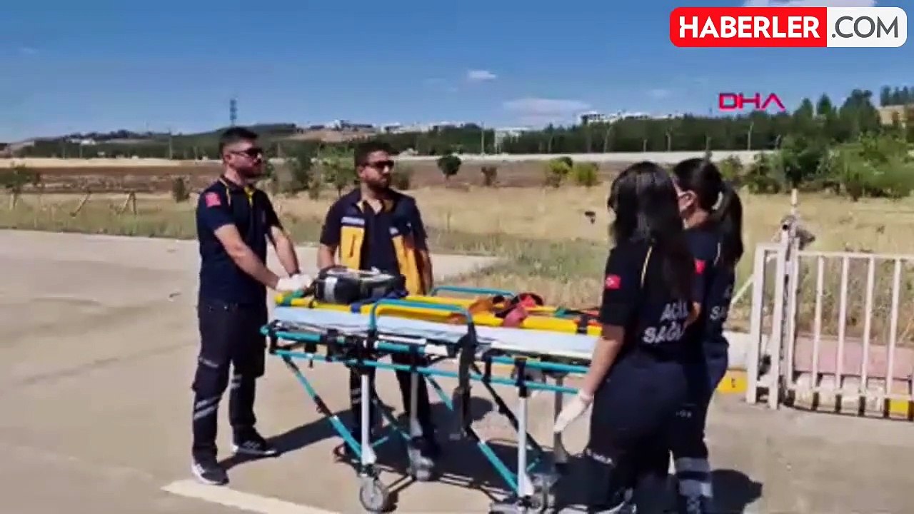 Diyarbakır'da Yaralı Adam Ambulans Helikopterle Hastaneye Ulaştırıldı