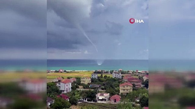 Arnavutköy'de denizde oluşan hortum kamerada