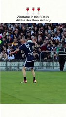 Zidane, 52 ans, toujours aussi talentueux