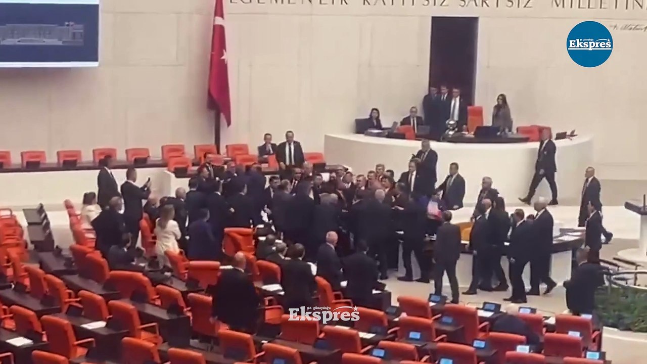 DEM Partili vekil Meclis’te yumruklandı