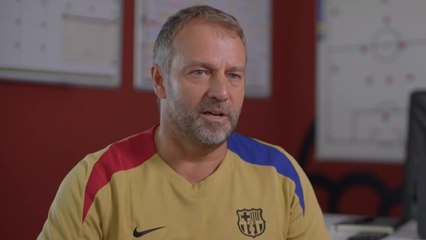 هانزي فليك منبهر بالأجواء في نادي برشلونة