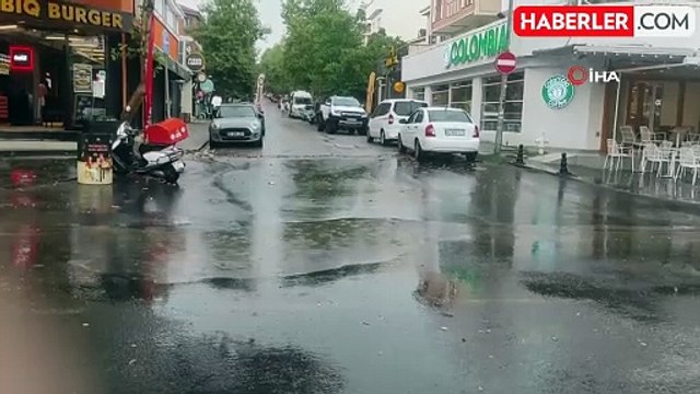 Tekirdağ'da rögar taştı, caddeyi su bastı