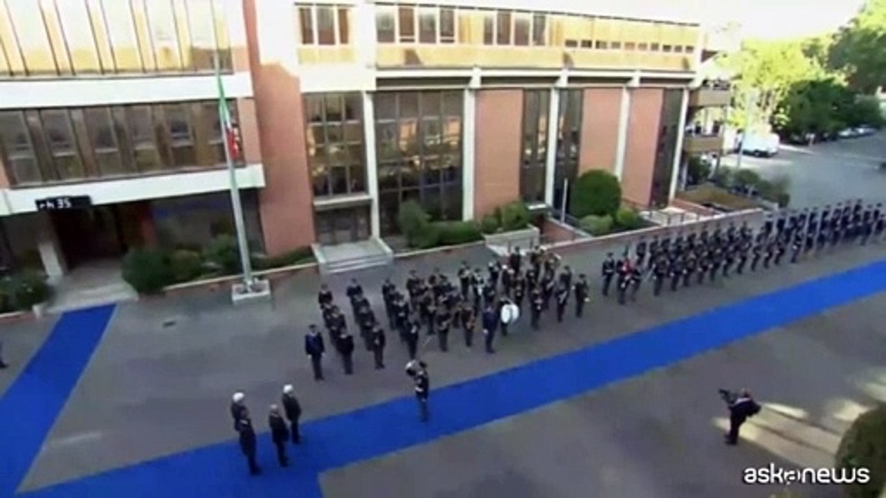 Mattarella ad allievi scuola Polizia: grande scelta a servizio Stato