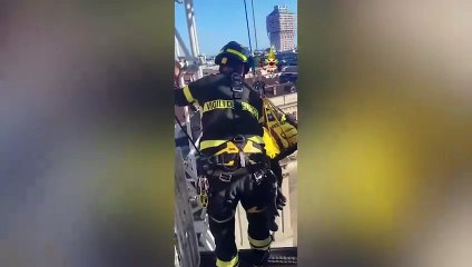 Turista sviene sulle terrazze del Duomo di Milano: salvata con la barella a 70 metri di altezza