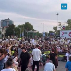 TİP Ekoloji grubu çağrısıyla Kadıköy’de toplanan vatandaşlar "ötanazi" yasasını protesto etti
