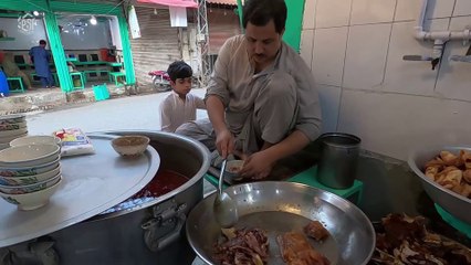 Peshawari Street Food Bong Paye - Khan Zameer Siri Paye - Morning Brackfast  Street Food Pakistan