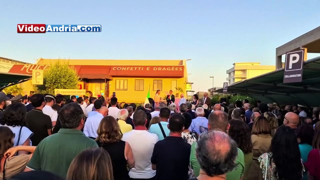 Trani: una parte di via Andria intitolata a Giovanni Mucci della storica azienda di confetti di 130 anni, presenti i Sindaci Bottaro e Bruno