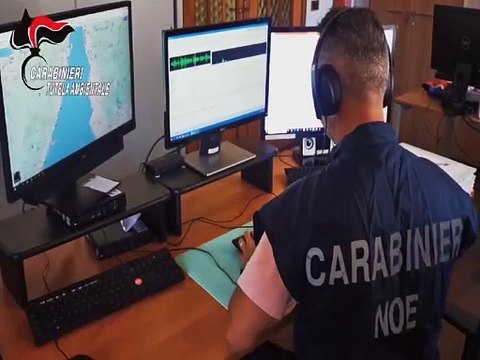 Due imprenditori locali gestivano un maxi traffico di rifiuti commerciali nel Reggino: sequestrate le società coinvolte. Valore: 20mln