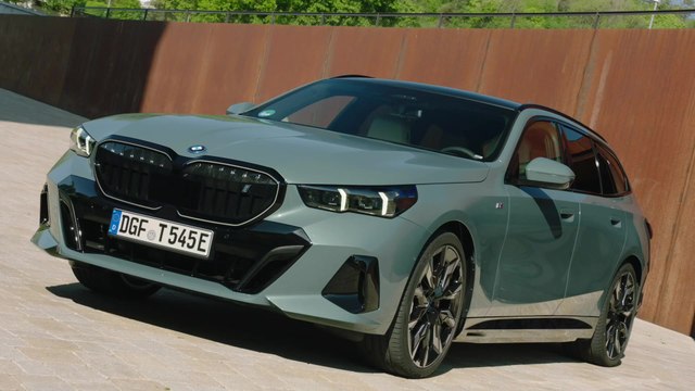 BMW i5 eDrive40 Touring Design Preview