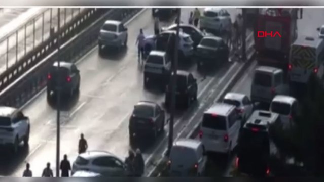 Esenyurt'ta 10 aracın karıştığı zincirleme kaza meydana geldi