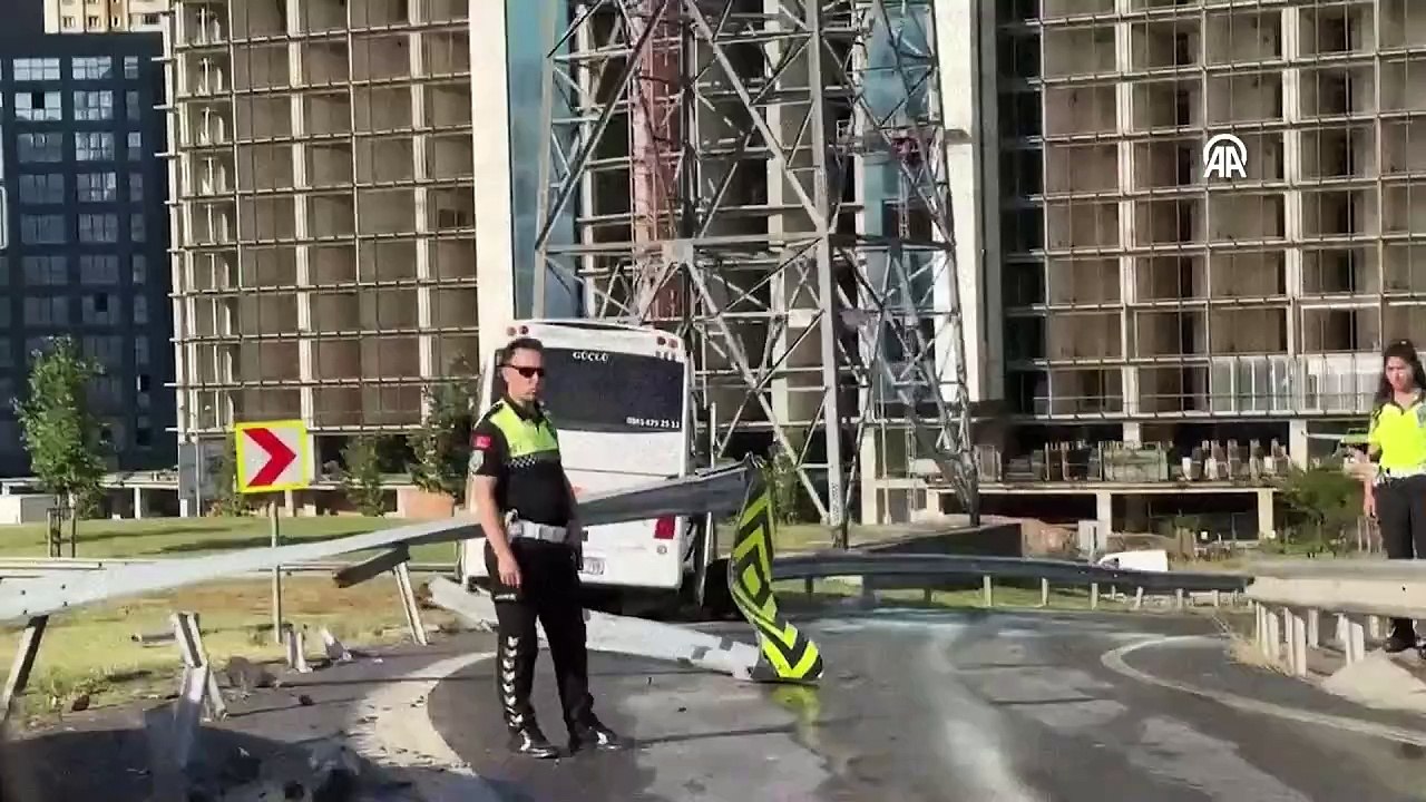 Son dakika... İstanbul trafiğini kilitleyen zincirleme kaza! Çok sayıda yaralı var | Video Haber