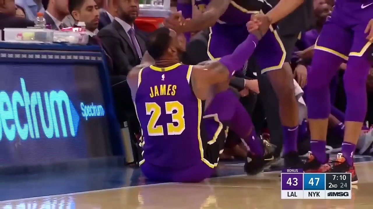 Craziest__1_in_a_Trillion__Moments_in_Sports_History(720p)