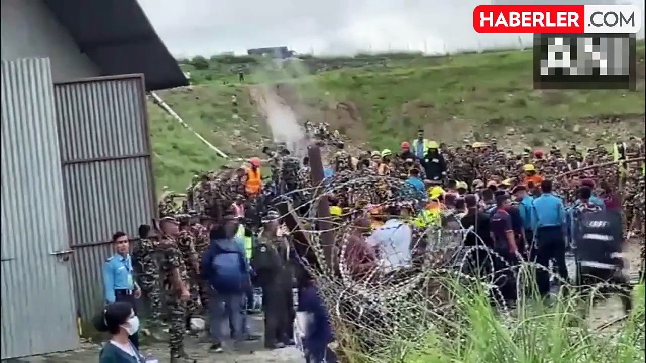Nepal'de uçak kazası: 19 kişiyi taşıyan kalkış sırasında pistten çıktı: 18 ölü