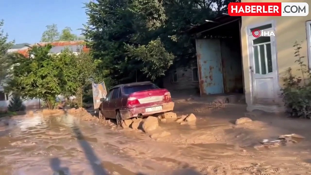 Kırgızistan'da şiddetli yağışlar sonucu sel felaketi