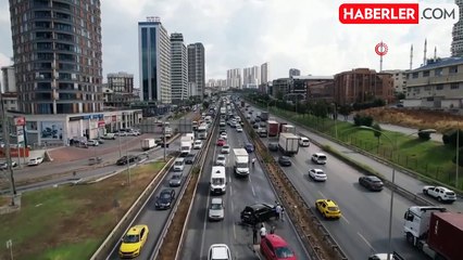 Esenyurt'ta 15 aracın karıştığı zincirleme kaza havadan görüntülendi