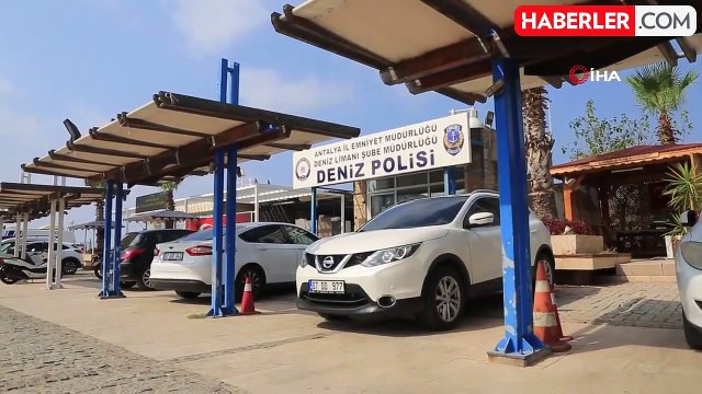 Deniz polisinden yürekleri ısıtan sokak köpeği kurtarma görevi