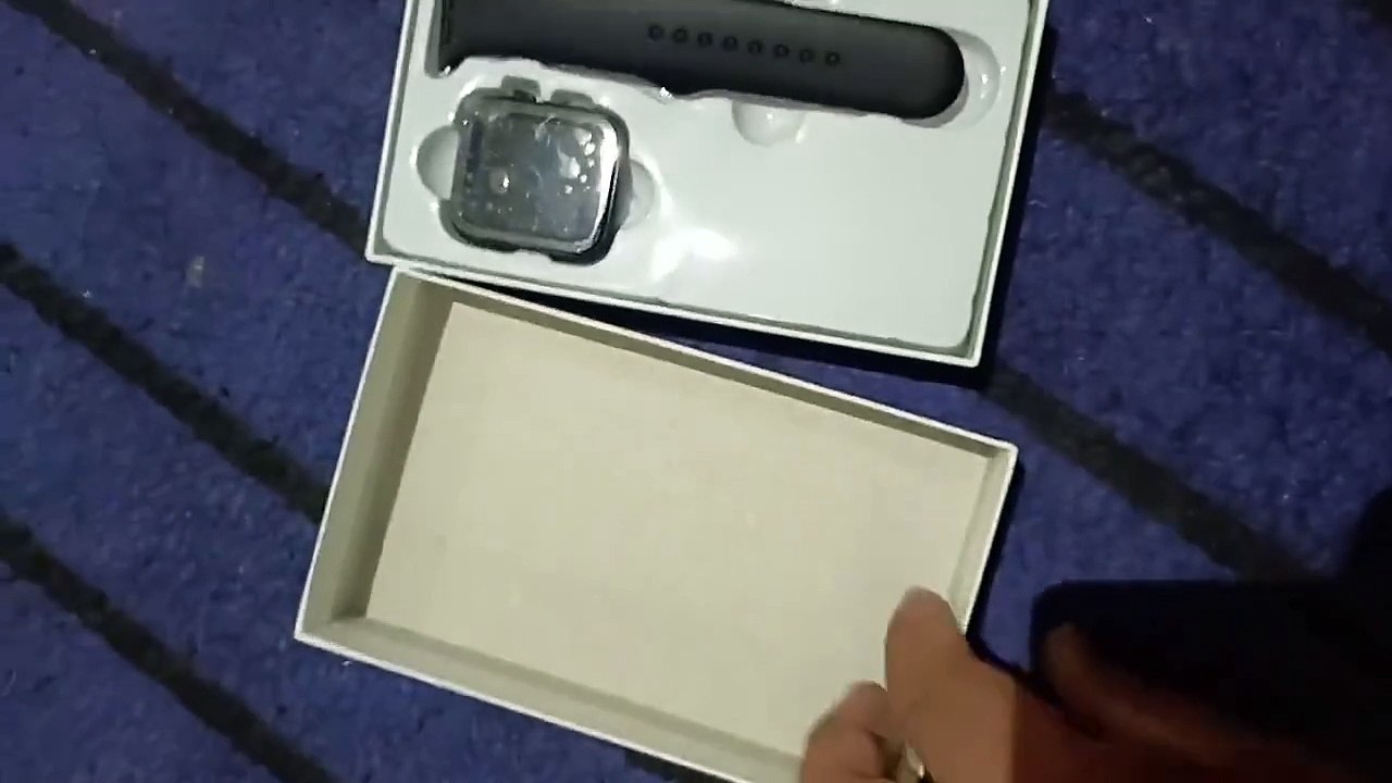 Watch ⌚ dizine•  Screen size: 1.54 HD IPS, 240*240 •  Touch screen 2.5D fox surface capacitive full-fit touch screen •  CPU chip: MTK2502– RAM/ROM: 34M/128M •  Battery: built-in lithium battery, about 1-2 days working time