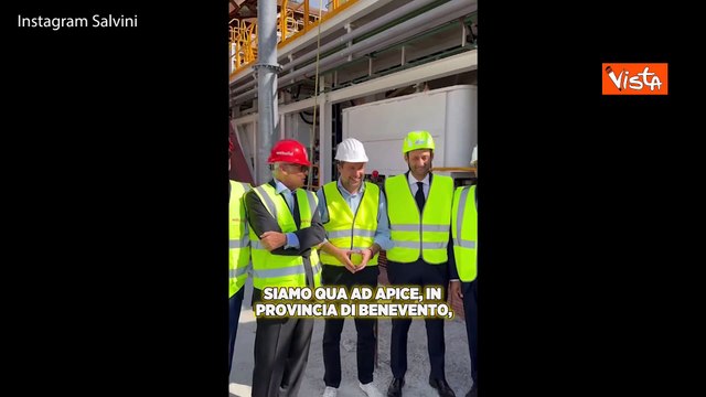 Salvini visita i cantieri stradali al Sud: Questa ? la vera unit? d'Italia