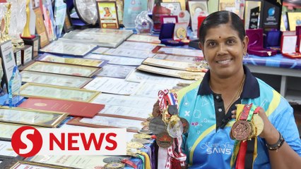 Inspiring Rural Teacher S. Gomathy Receives Over 200 Awards for Innovative Education 🌟