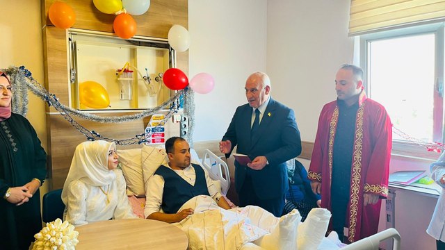 Düğün alışverişinde damadın ayakları kırılınca nikah hastane odasına kıyıldı