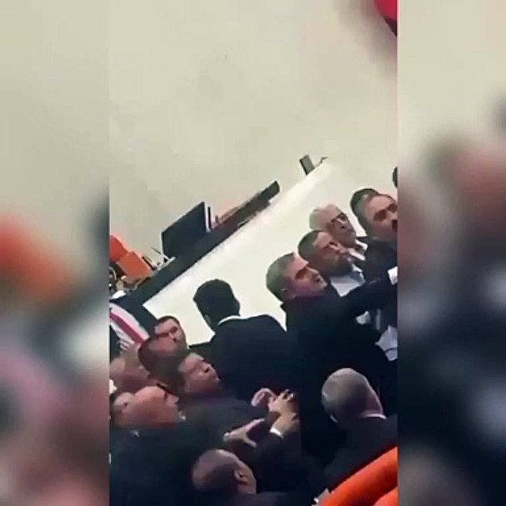 Mecliste Kavga
