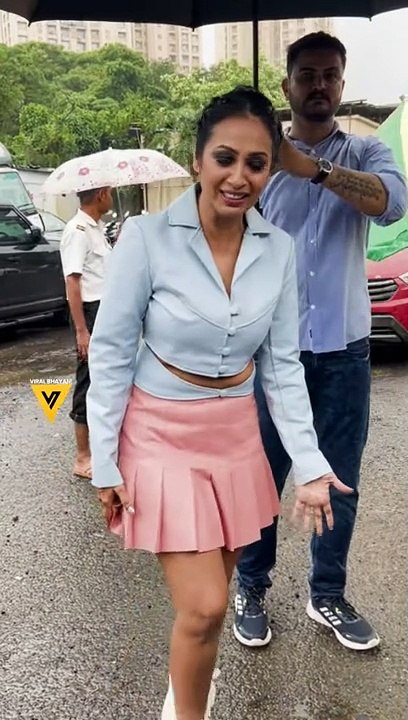 Krushna Abhishek And Kashmera Shah Spotted At Laughter Chefs Unlimited Entertainment Set For Shoot