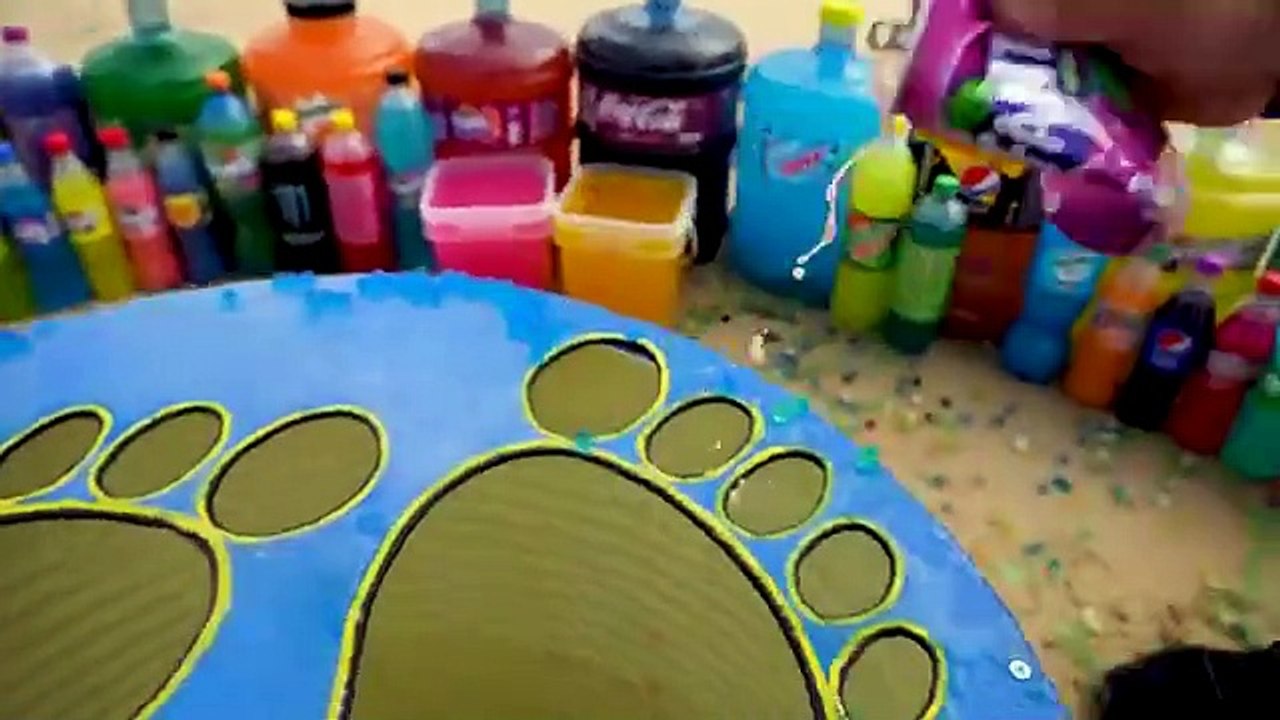 Big Toothpaste Eruption from Feet pit, Balloons of Orbeez, Giant Pepsi, Fanta, Coca Cola vs Mentos