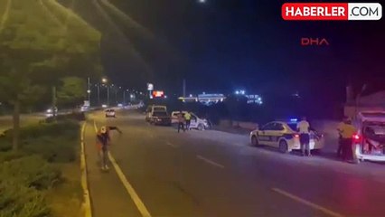 Sivas'ta Refüje Çarpan Araç Devrildi: 3 Yaralı