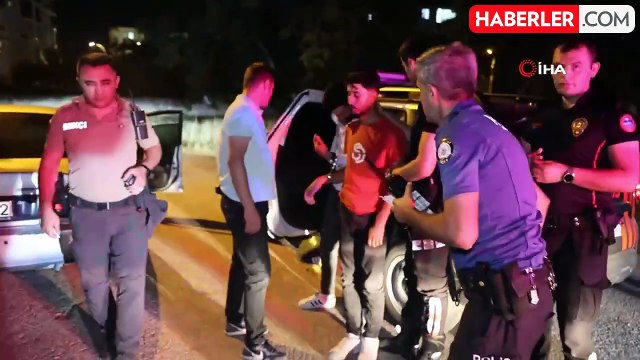 Aksaray'da film sahnelerini aratmayan polis-şüpheli kovalamacası kamerada