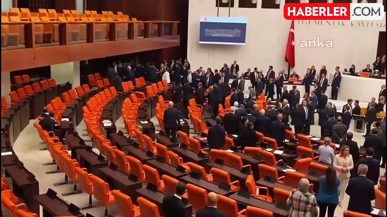TBMM Genel Kurulu'nda Vergi Kanunu Görüşmelerinde Gerginlik