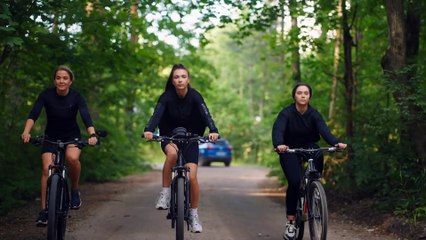 Regular Bikes vs. E-Bikes: Which One Will Transform Your Commute?