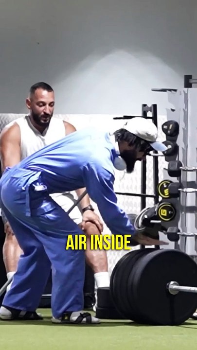 ELITE Powerlifter ANATOLY Pretends to be CLEANER in GYM #anatoly #fitness #gym (1)