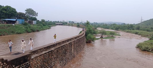 बारिश होने के बाद रूपारेल में फिर आया उफान, देखने पहुंच रहे लोग