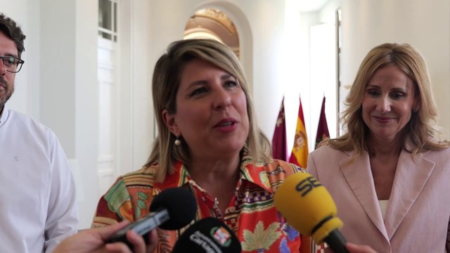 Primera reunión entre la alcaldesa de Cartagena, Noelia Arroyo, y la nueva consejera de Empresa, Marisa López
