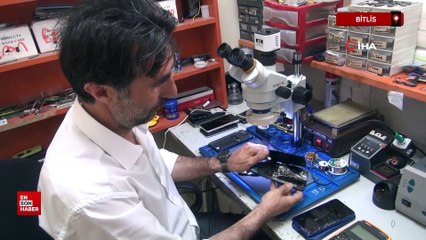 Bitlis'te tamir edilen telefonun bataryasının patlama anı