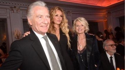 VOICI : Sophie Davant et William Leymergie : un détail physique fait beaucoup réagir sur le cliché officialisant leur couple